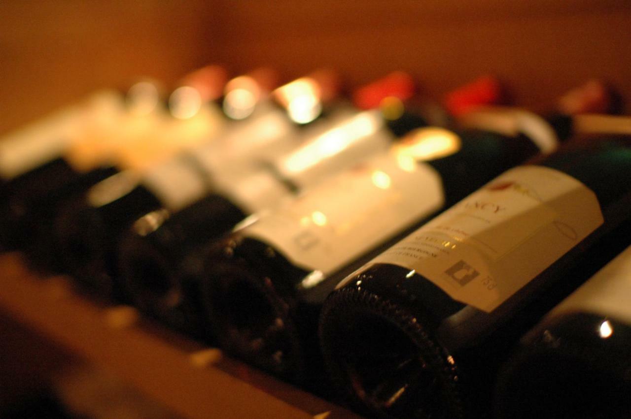 Shin Furano Prince Hotel Ngoại thất bức ảnh Wine bottles in a wine rack